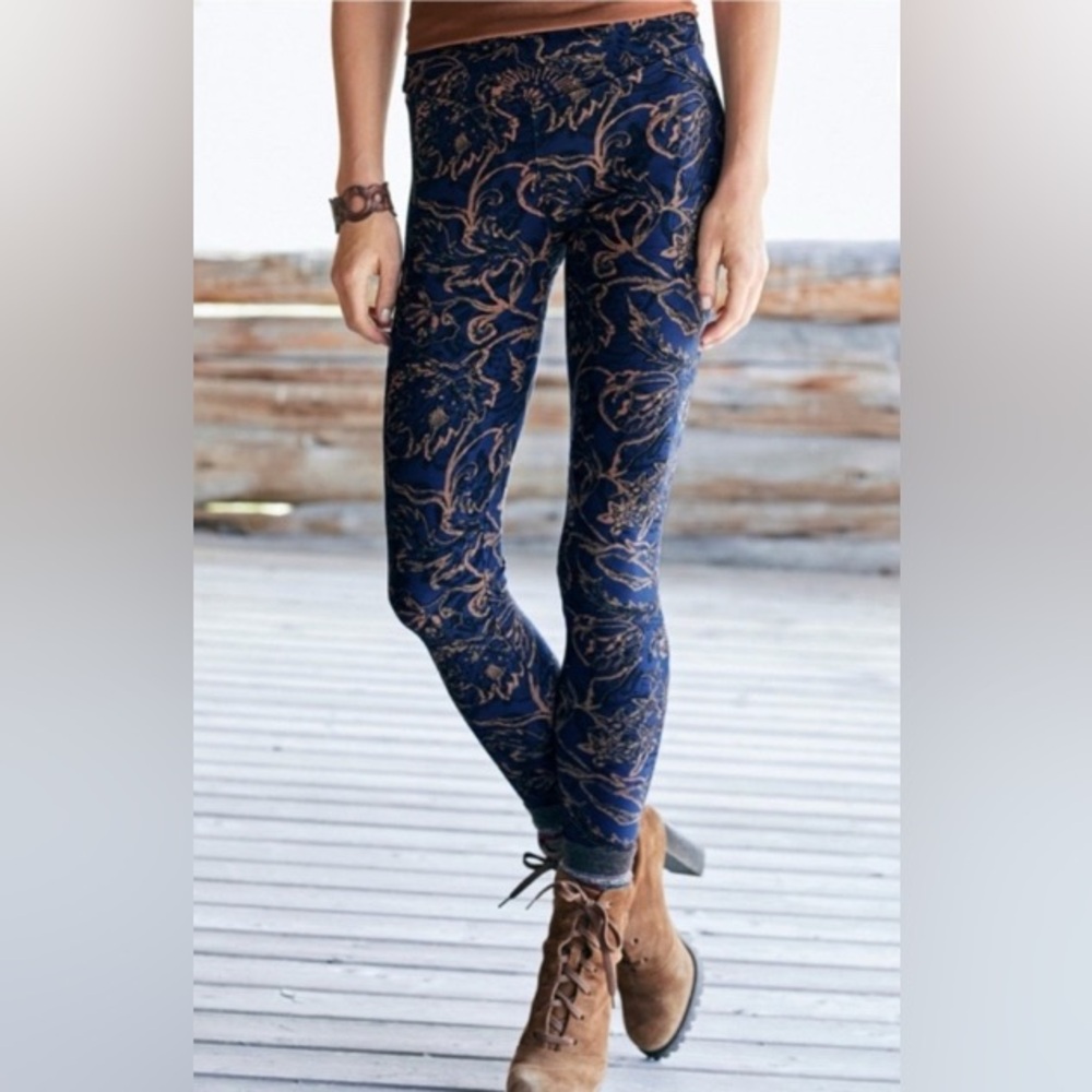 Peruvian Connection Traced Vine Leggings - NWT